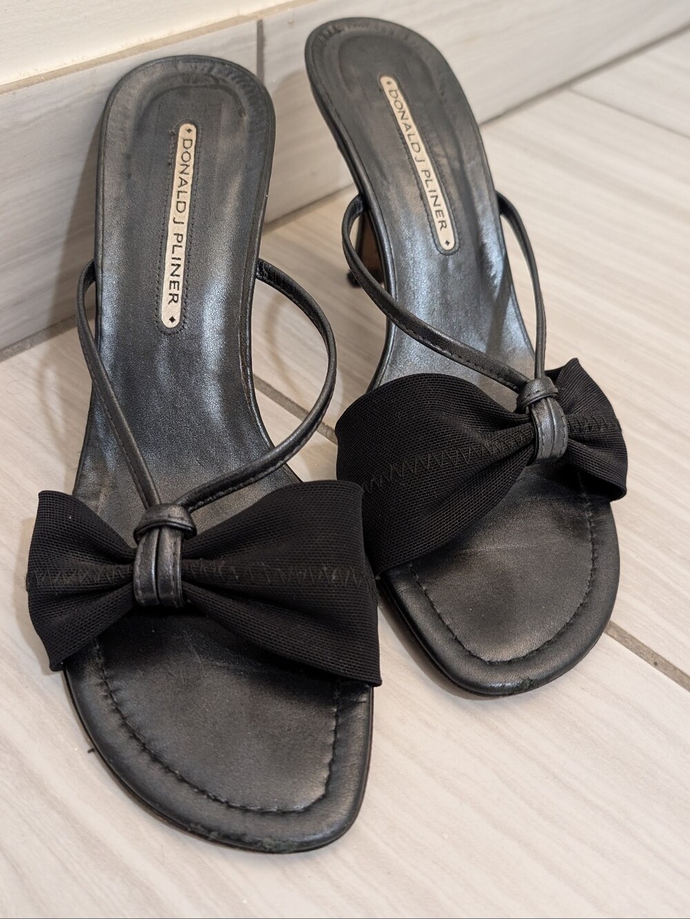 Donald J Pliner Y2K heels bow sandals strappy black leather vintage size 8.5